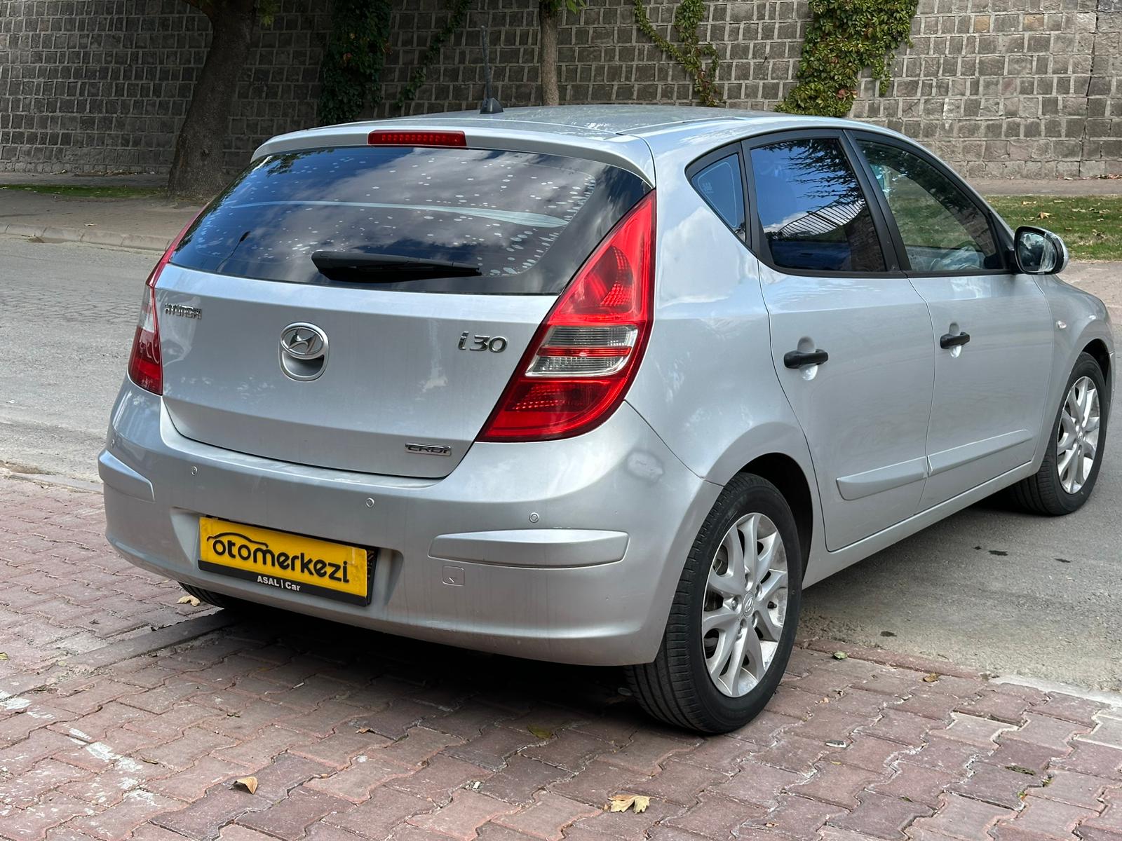 HYUNDAI i30 12